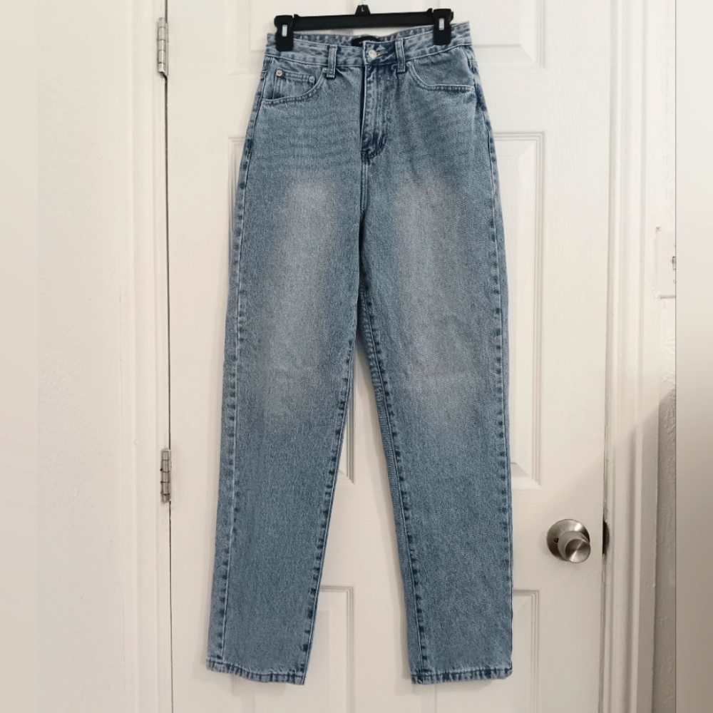 SOLD! White Fox Boutique High Rise Straight Leg Jeans Women's Size 4 - Picture 3 of 10